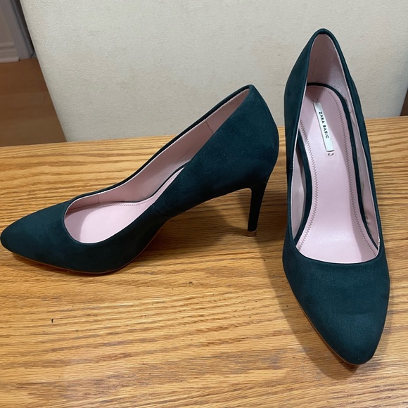 Beautiful high heels, green perfect for fall season! - Picture 5 of 8